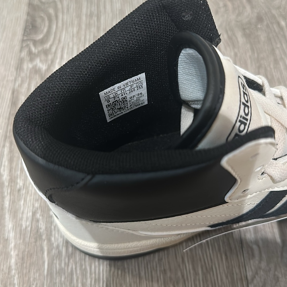 BNWT Adidas white/ cream and Black High-Tops ( multi sizes) - Picture 5 of 10
